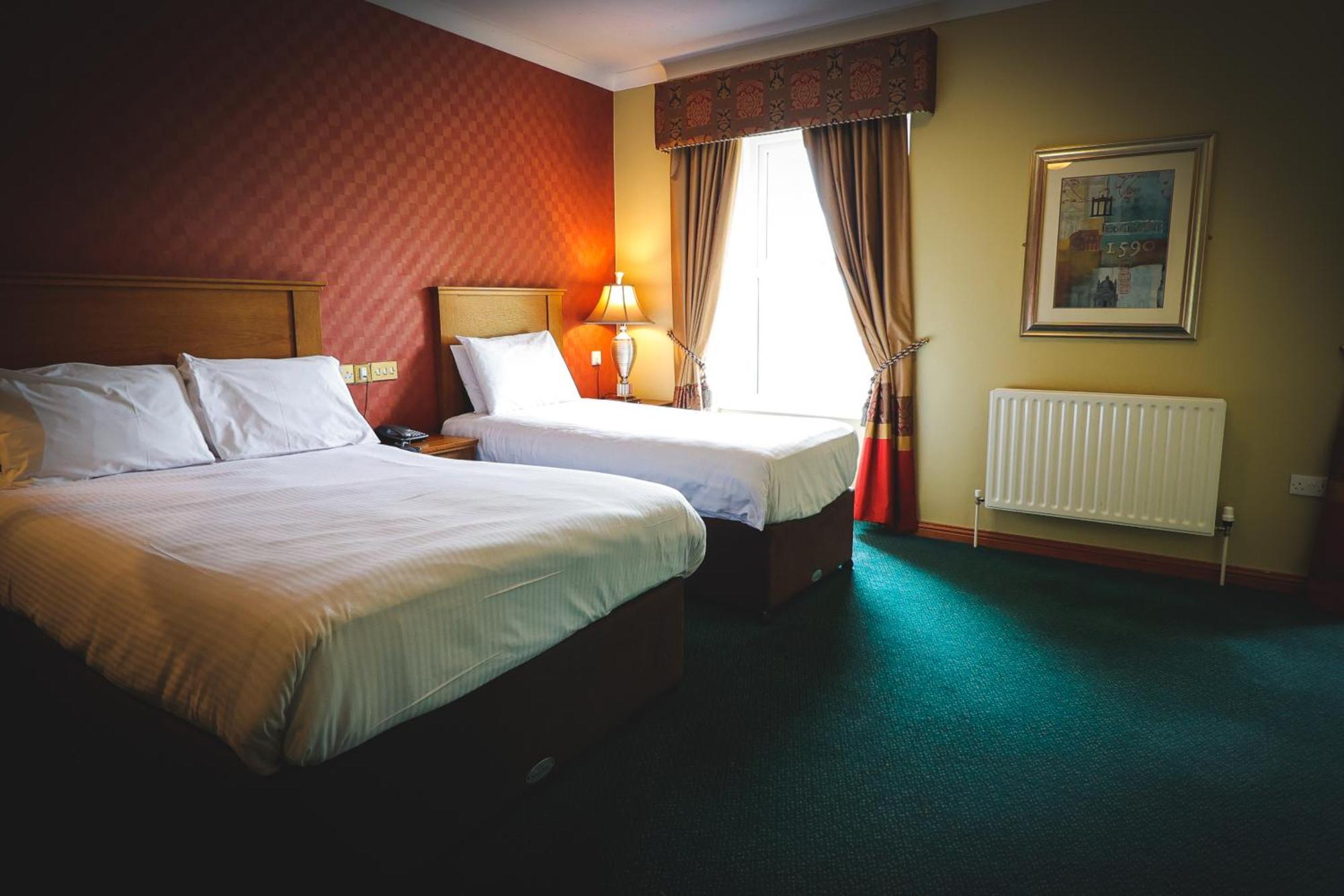 O'Neill Arms Hotel Toome 外观 照片