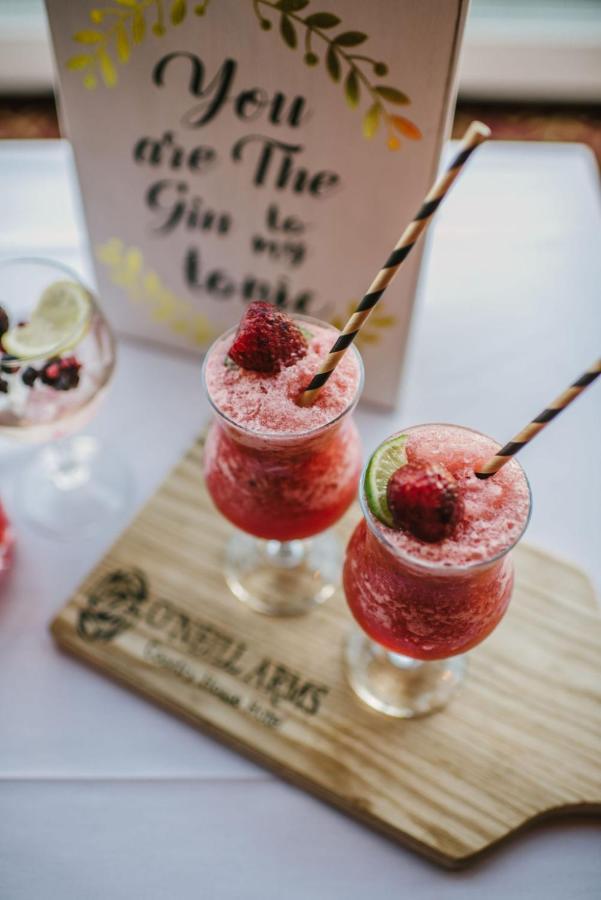 O'Neill Arms Hotel Toome 外观 照片