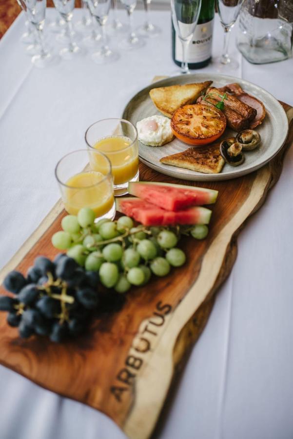 O'Neill Arms Hotel Toome 外观 照片