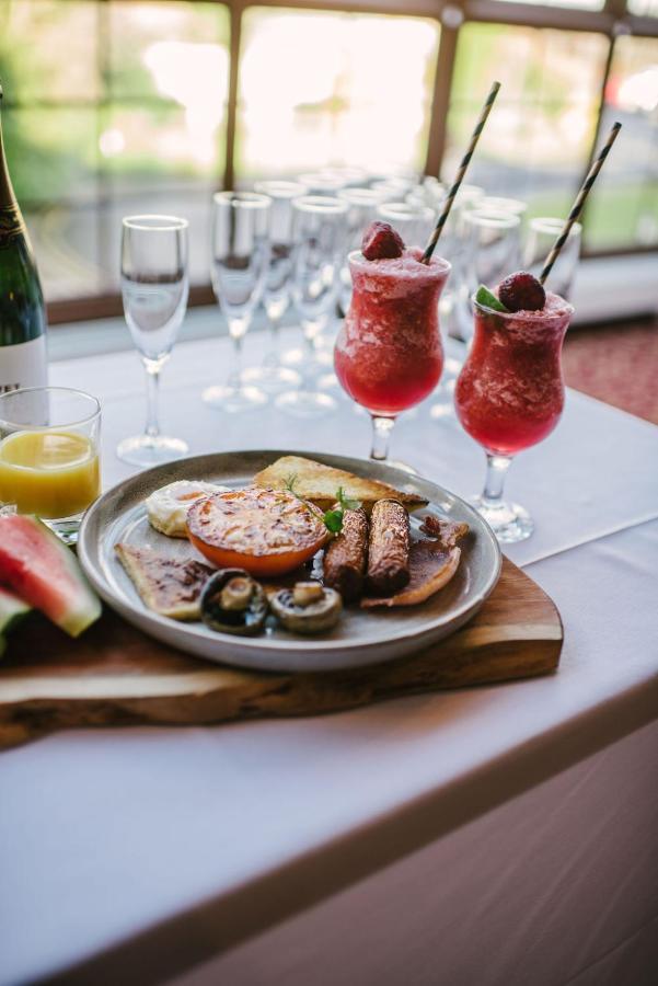 O'Neill Arms Hotel Toome 外观 照片