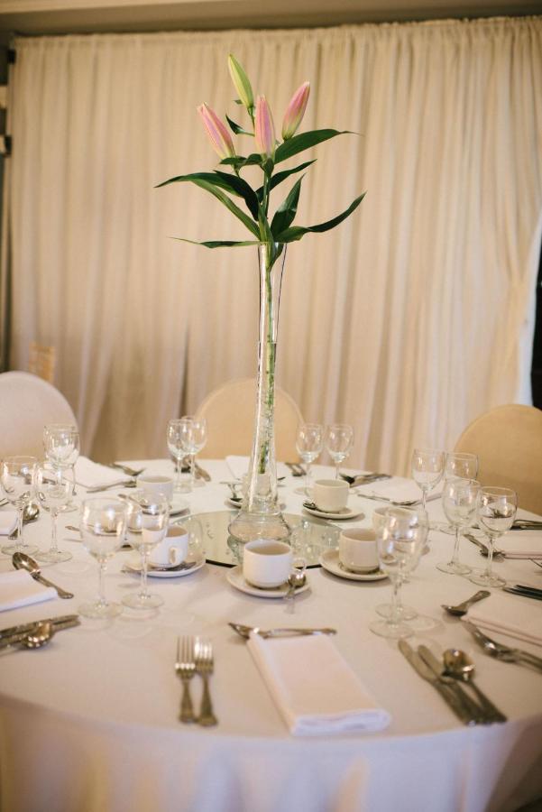 O'Neill Arms Hotel Toome 外观 照片